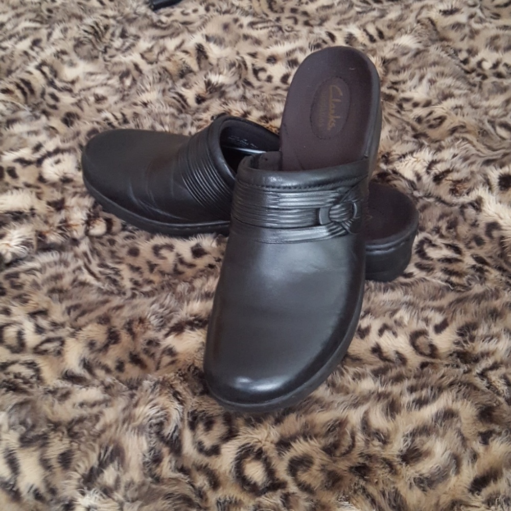 Clark's slip ons